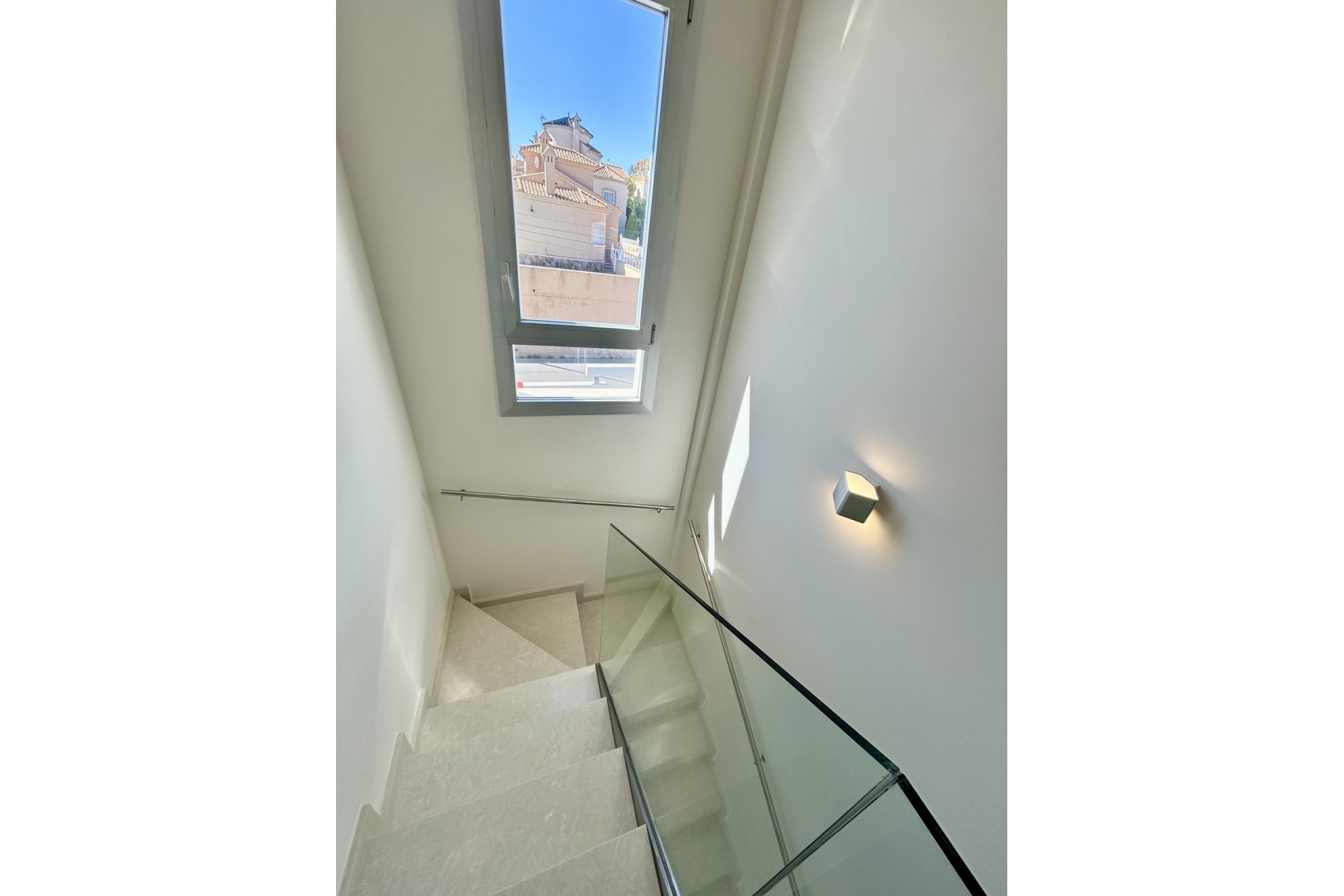 Brukt - Villa -
Villamartin - Costa Blanca