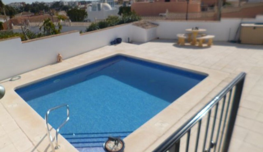 Brukt - Villa -
Villamartin - Costa Blanca