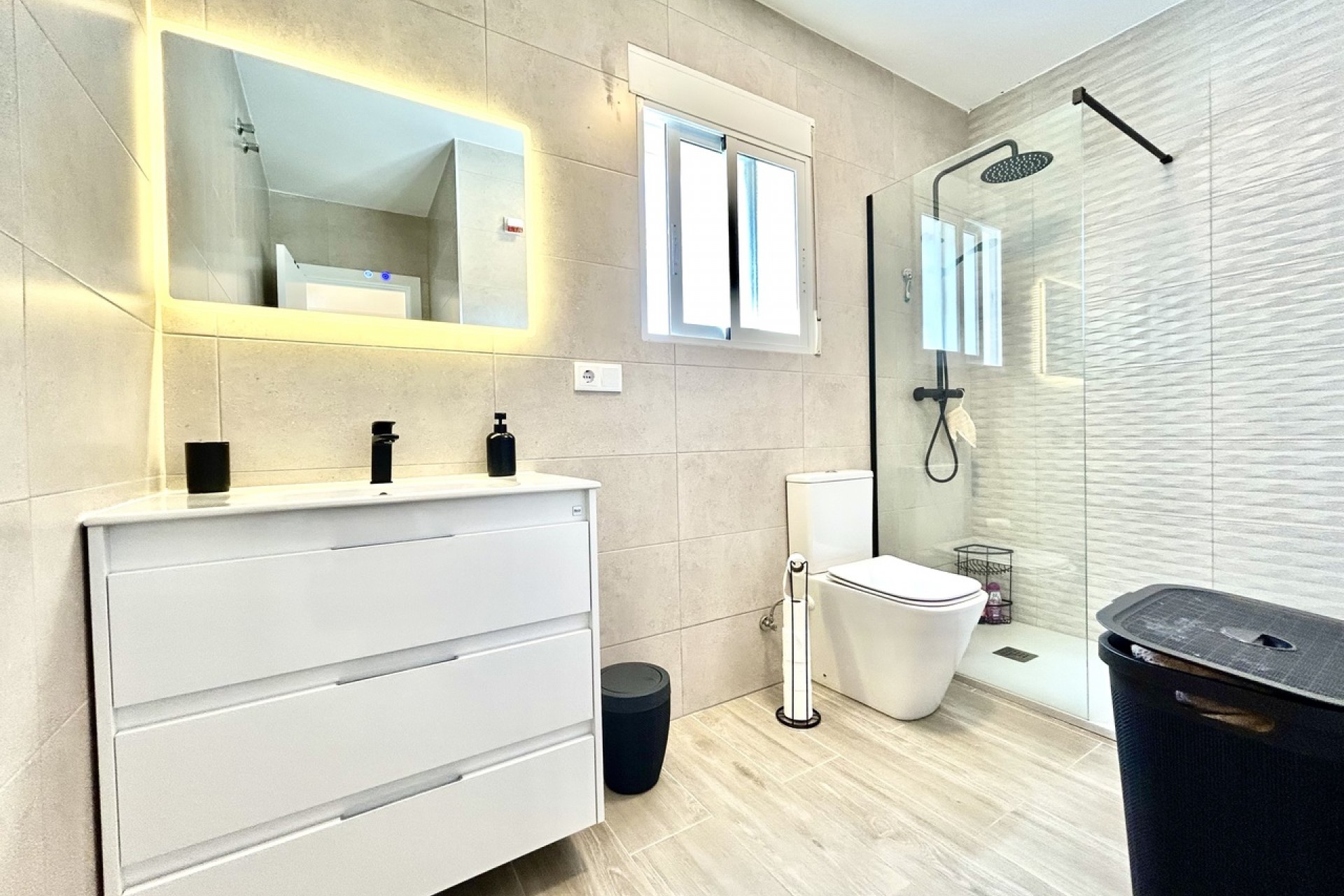 Brukt - Villa -
Villamartin - Costa Blanca