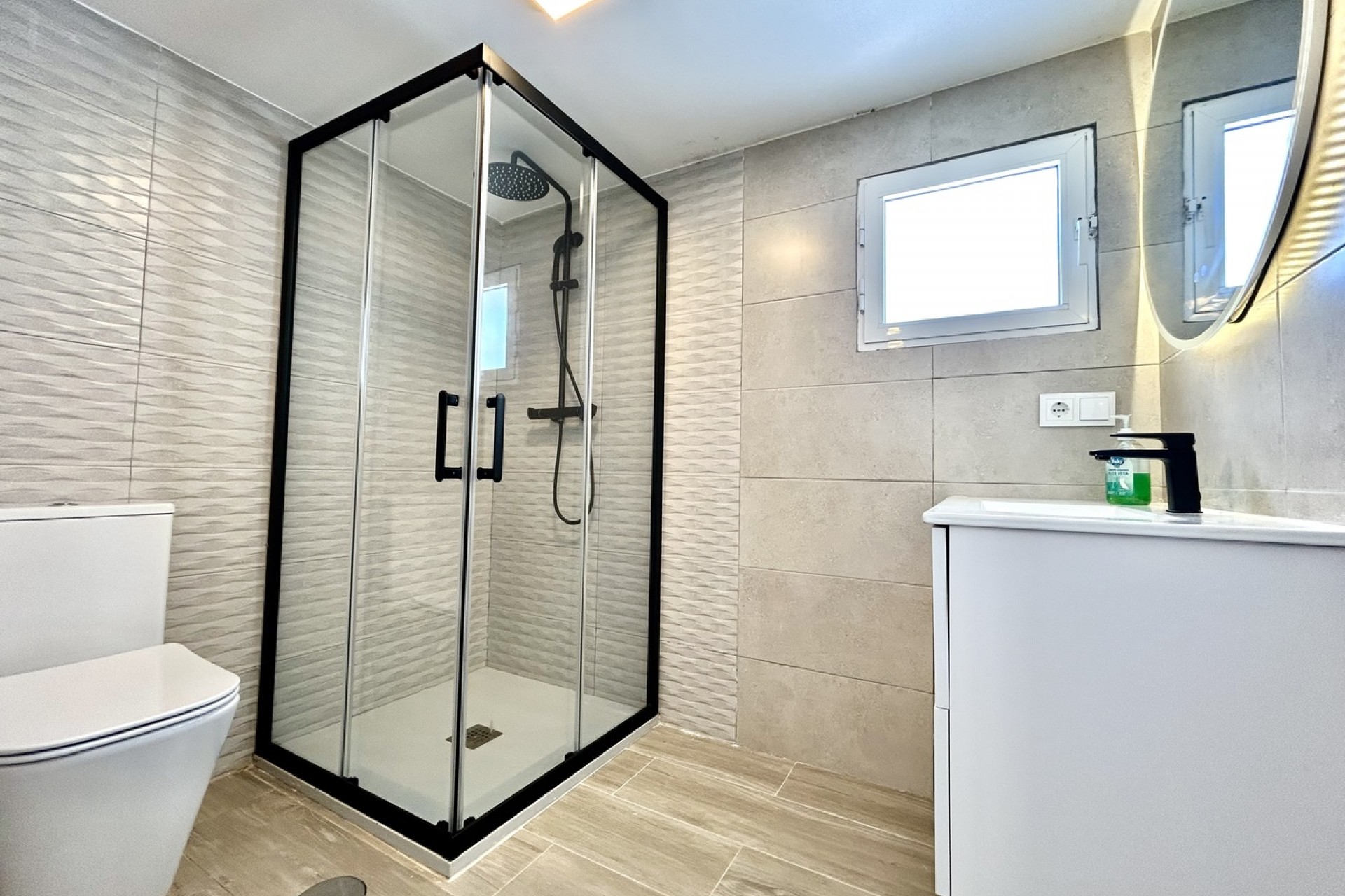 Brukt - Villa -
Villamartin - Costa Blanca