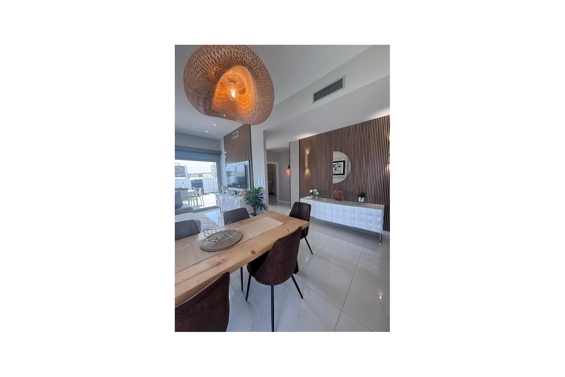 Brukt - Villa -
Villamartin - Costa Blanca