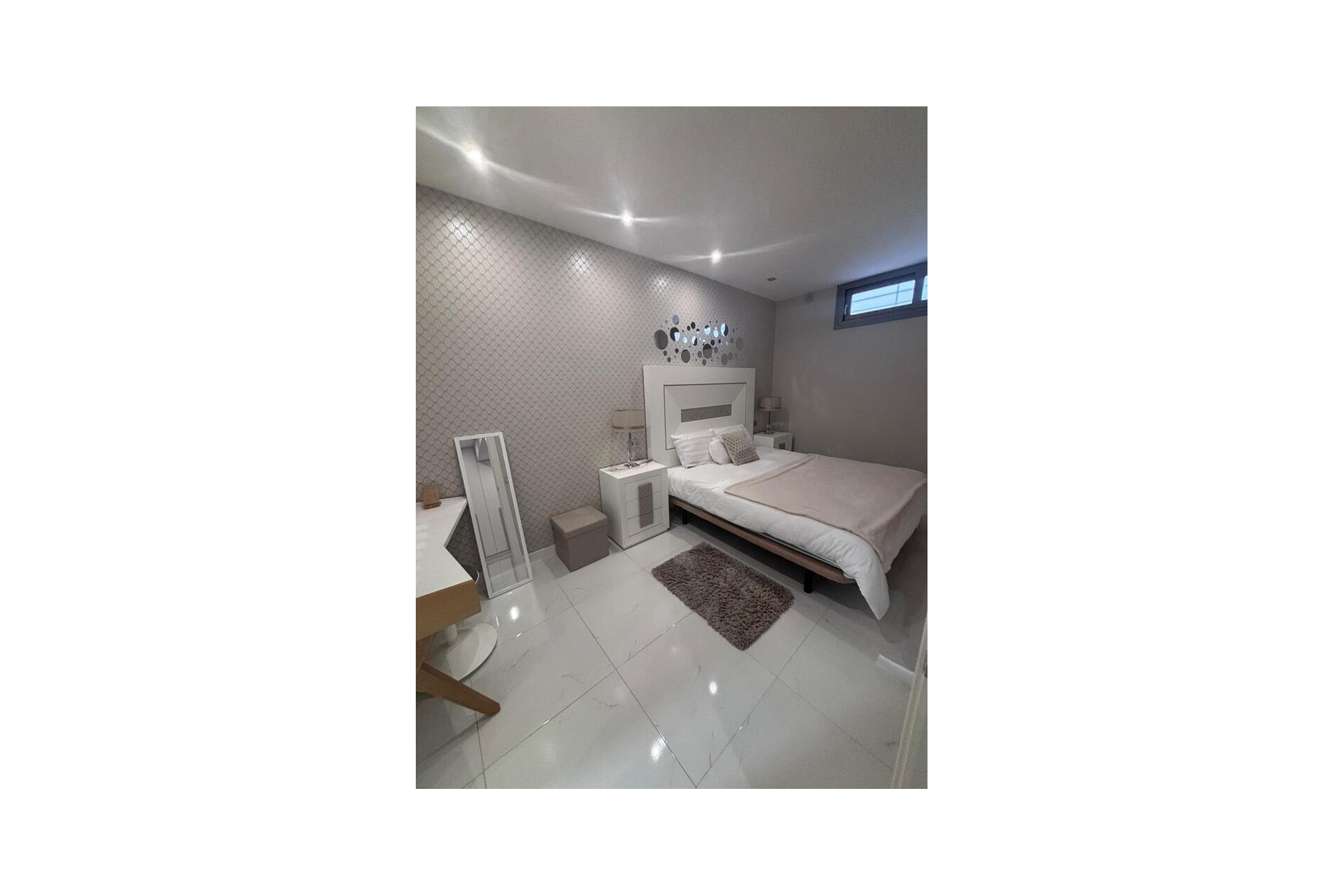 Brukt - Villa -
Villamartin - Costa Blanca