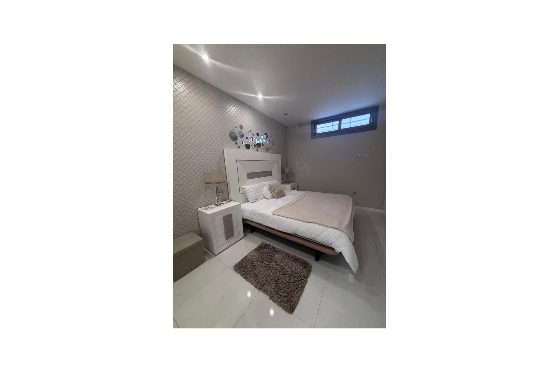 Brukt - Villa -
Villamartin - Costa Blanca