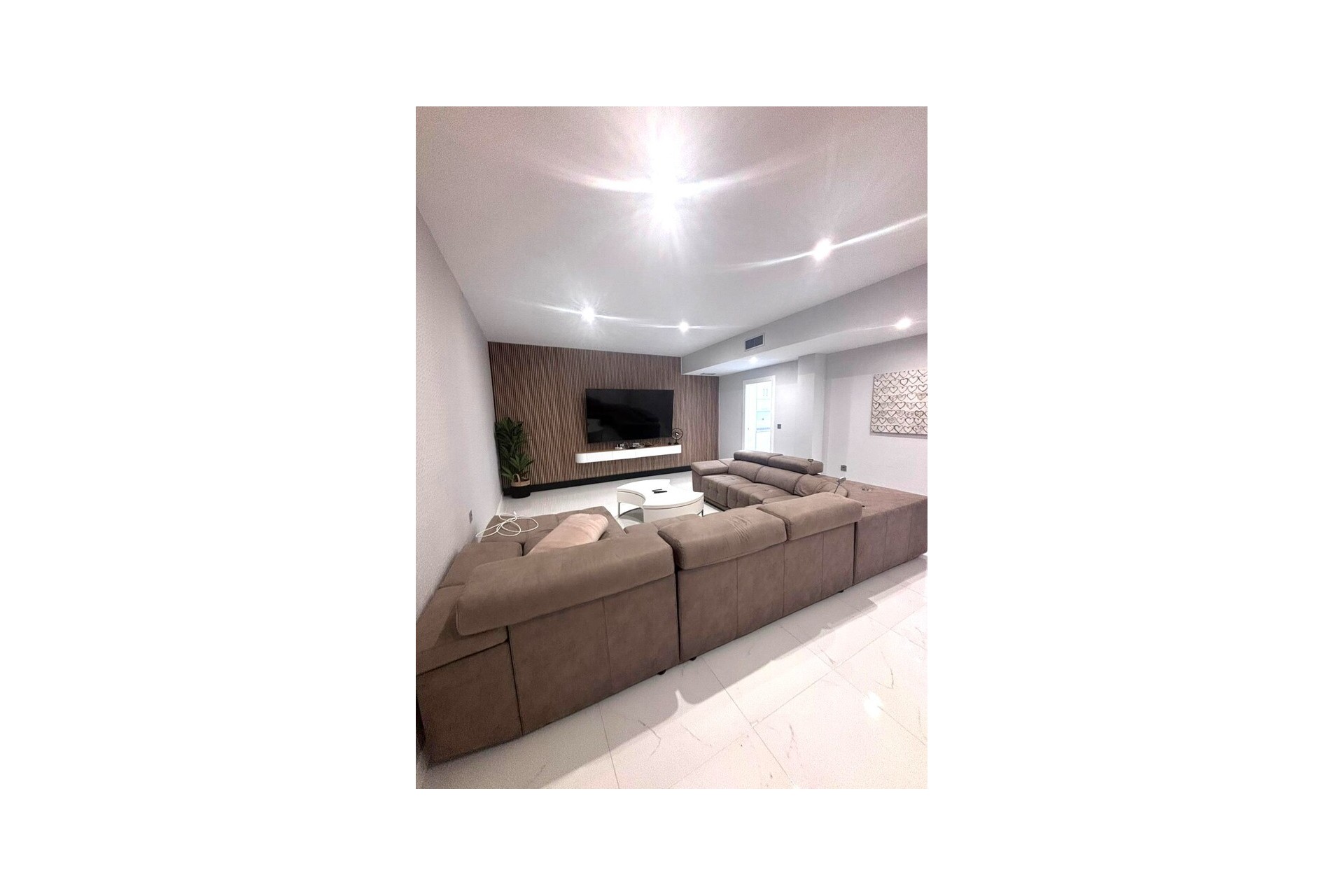 Brukt - Villa -
Villamartin - Costa Blanca