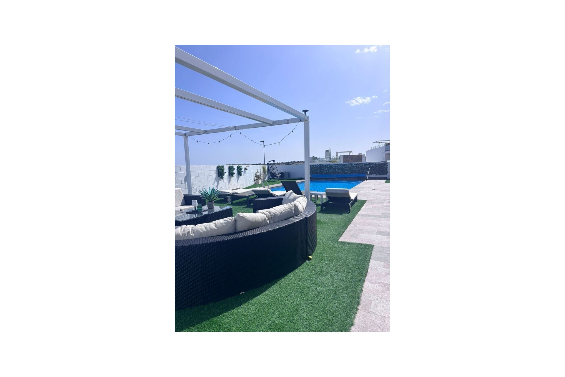 Brukt - Villa -
Villamartin - Costa Blanca