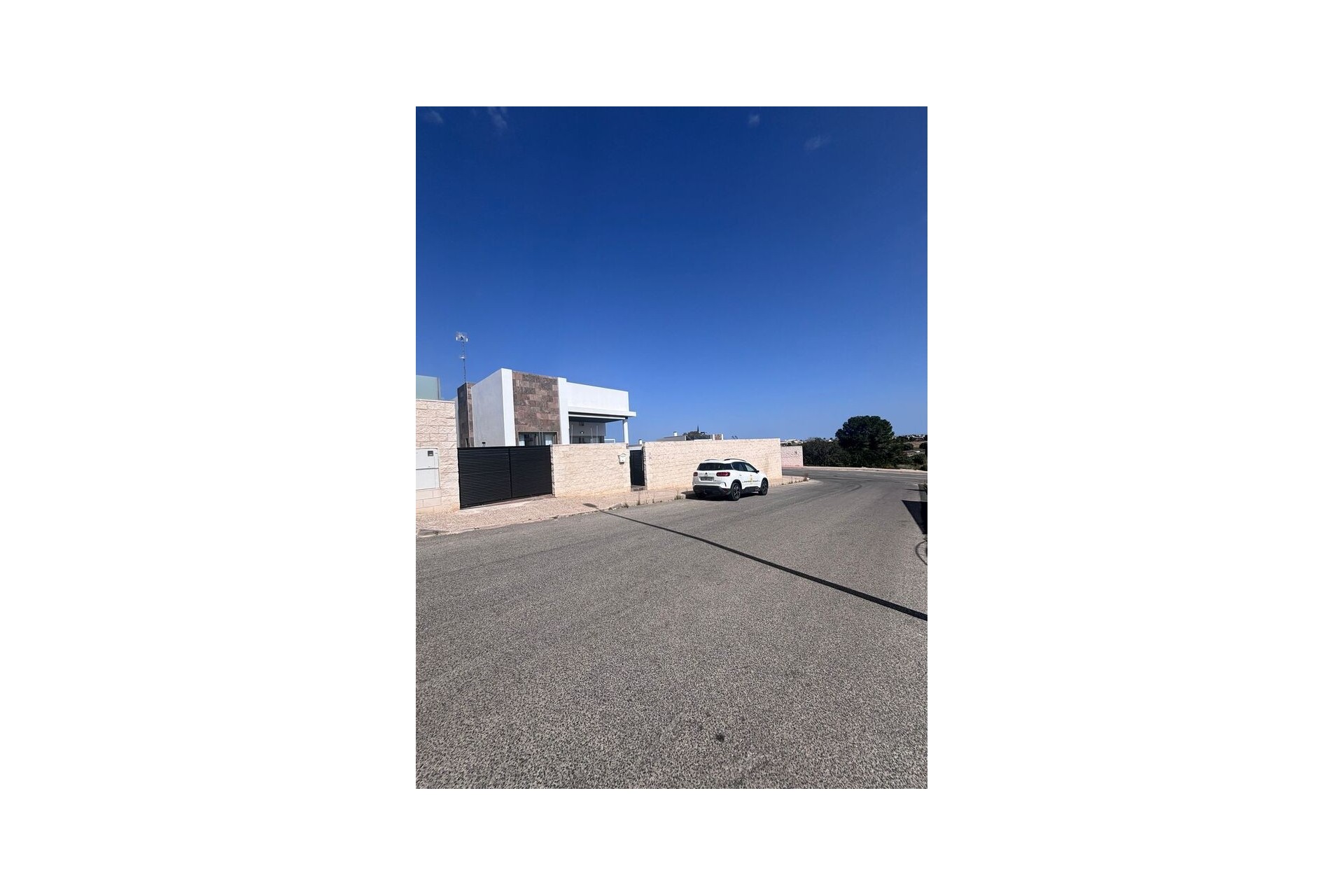 Brukt - Villa -
Villamartin - Costa Blanca