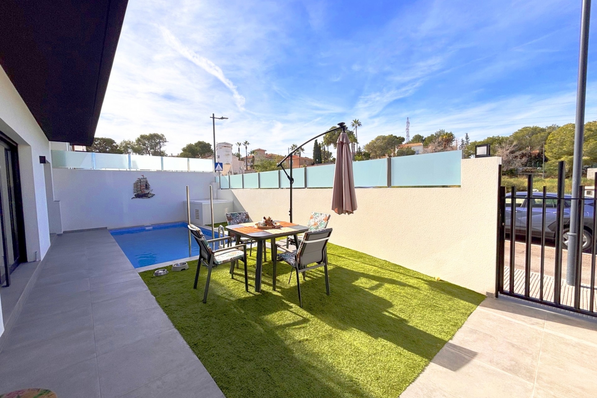 Brukt - Villa -
Villamartin - Costa Blanca