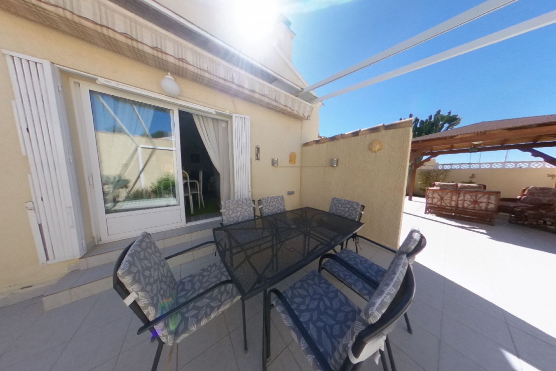 Brukt - Villa -
Villamartin - Costa Blanca
