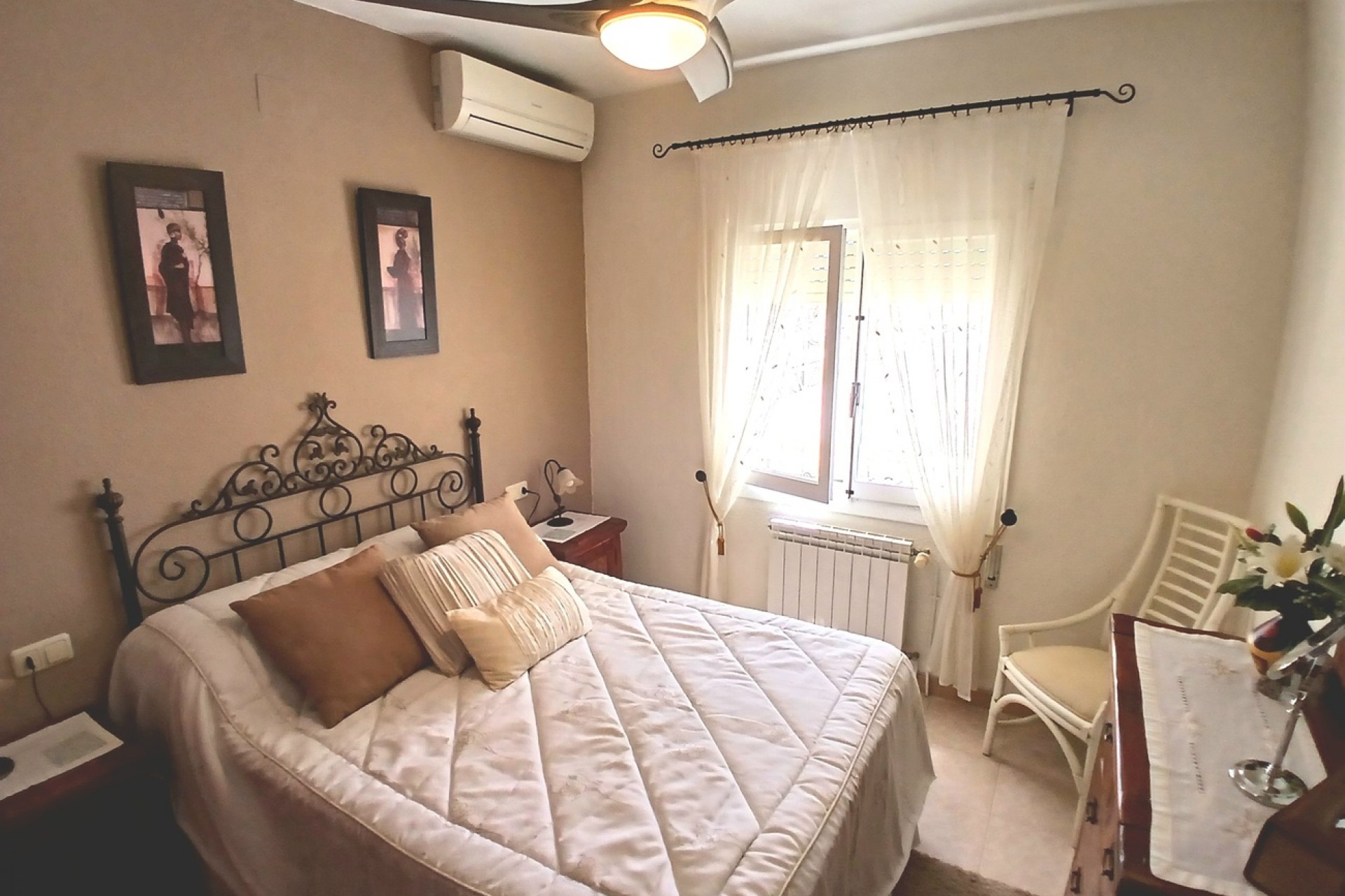 Brukt - Villa -
Villamartin - Costa Blanca