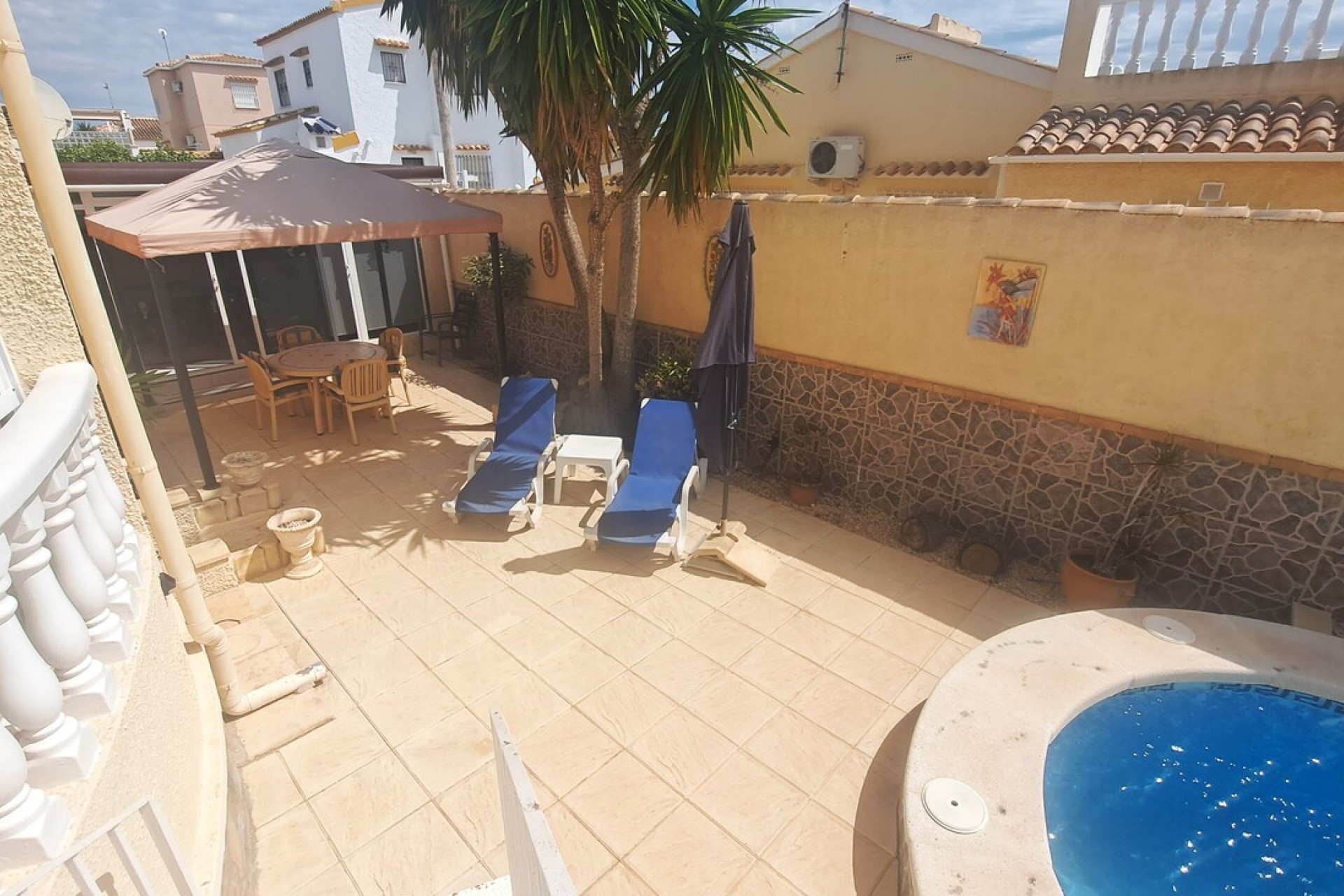 Brukt - Villa -
Villamartin - Costa Blanca