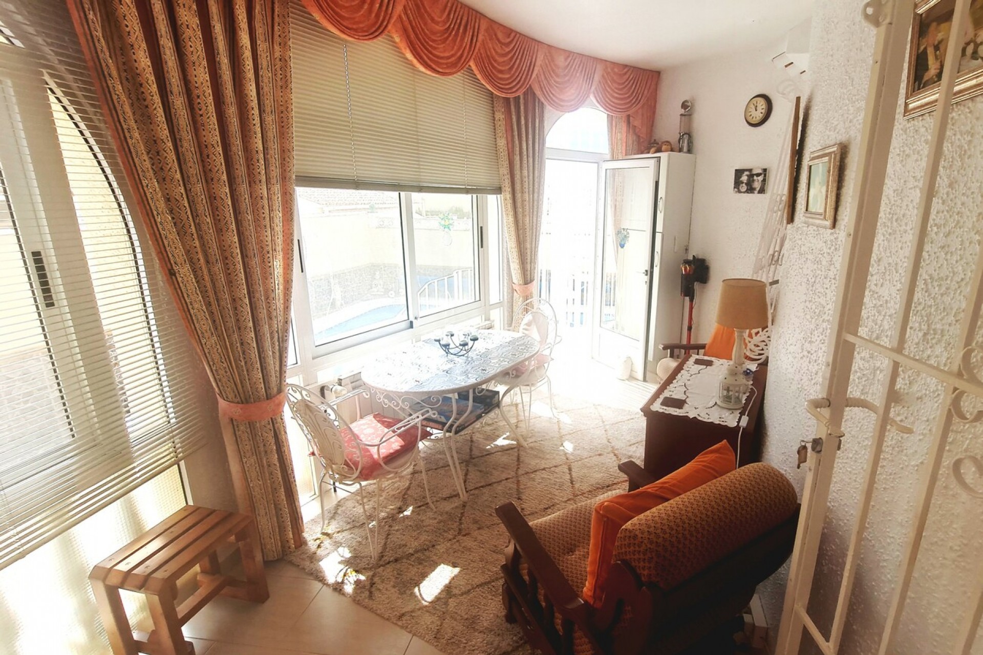 Brukt - Villa -
Villamartin - Costa Blanca