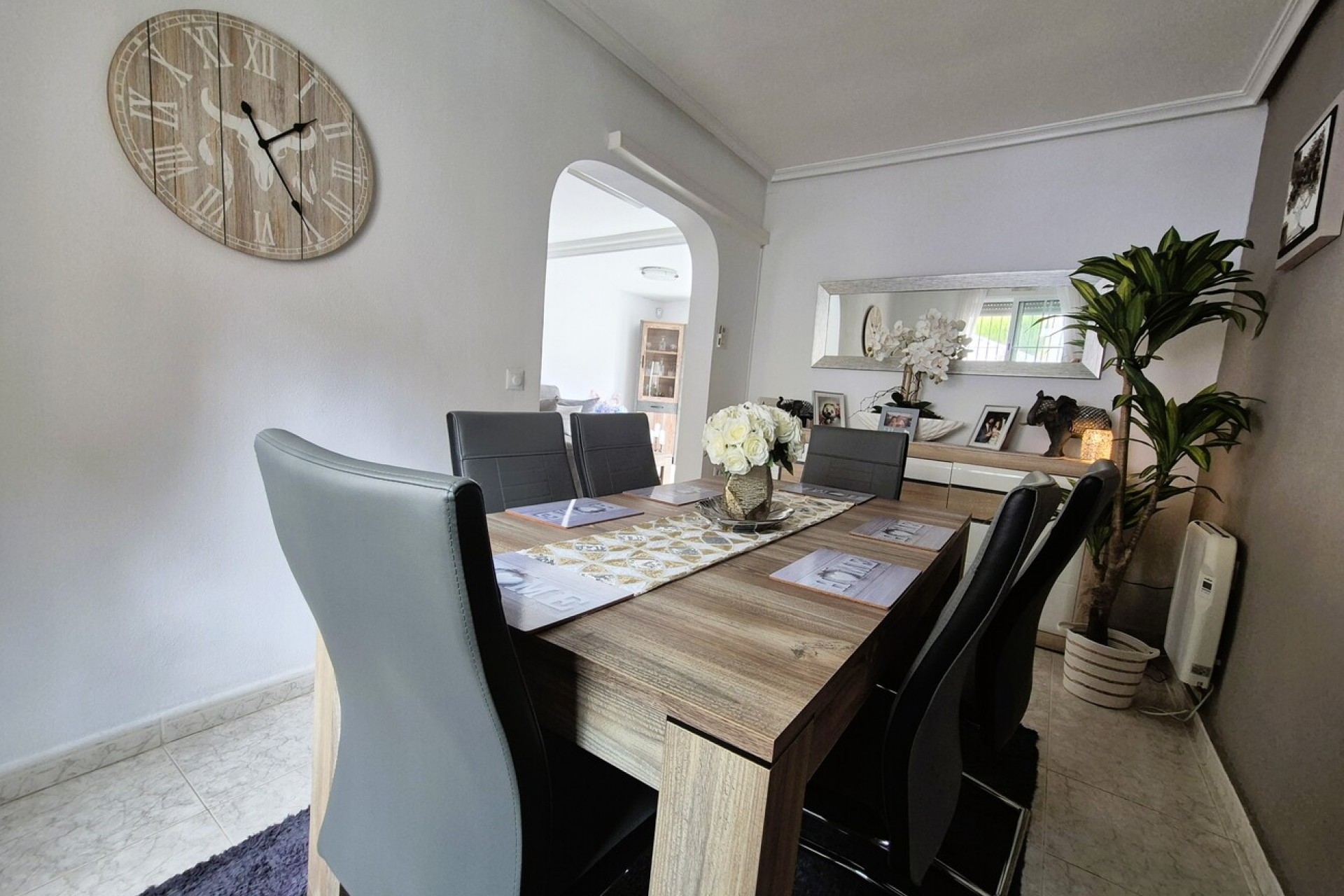 Brukt - Villa -
Villamartin - Costa Blanca