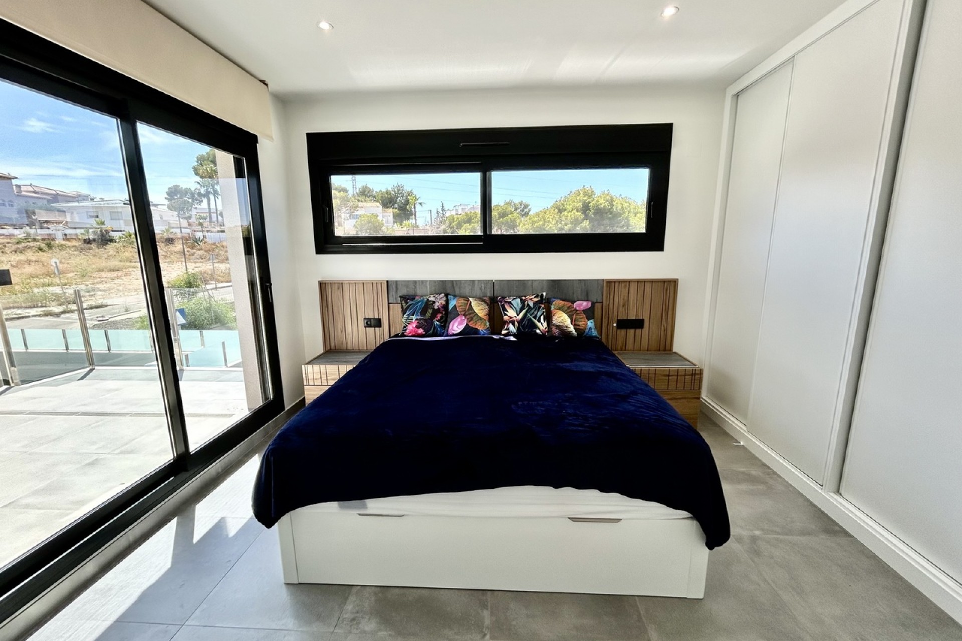 Brukt - Villa -
Villamartin - Costa Blanca
