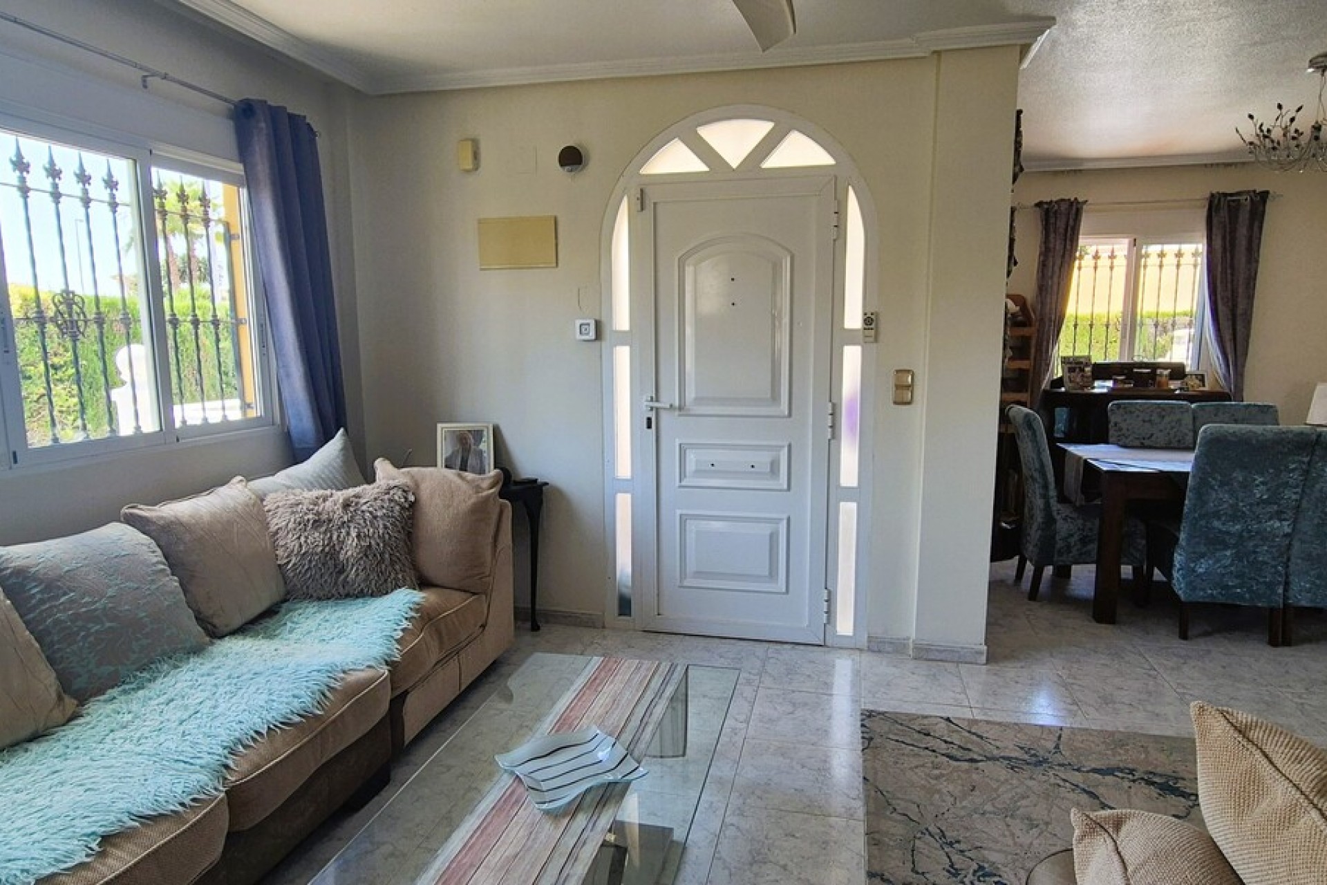 Brukt - Villa -
Villamartin - Costa Blanca