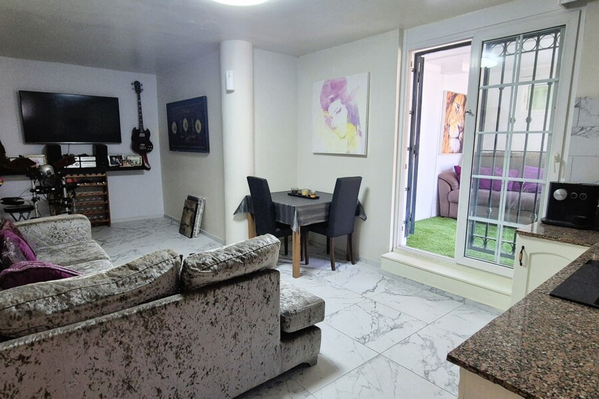 Brukt - Villa -
Villamartin - Costa Blanca