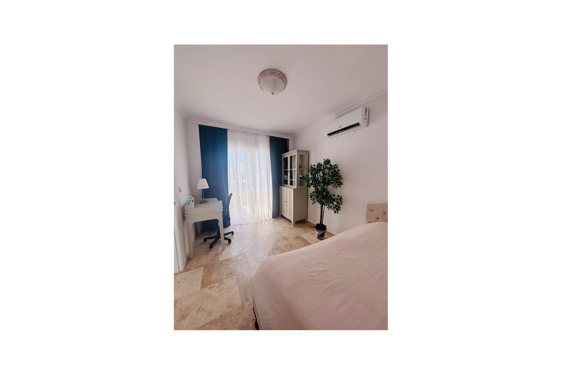 Brukt - Villa -
Villamartin - Costa Blanca