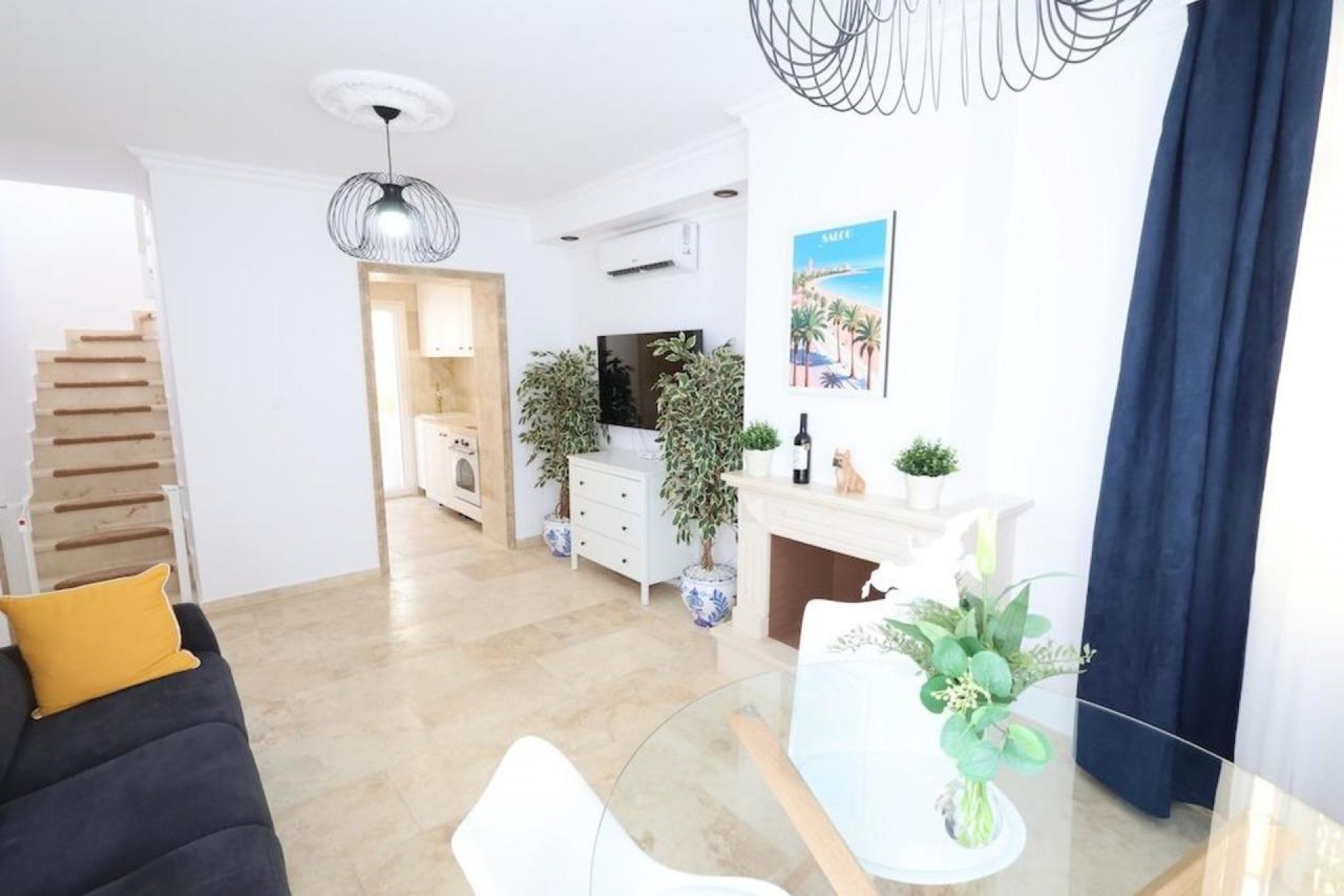 Brukt - Villa -
Villamartin - Costa Blanca