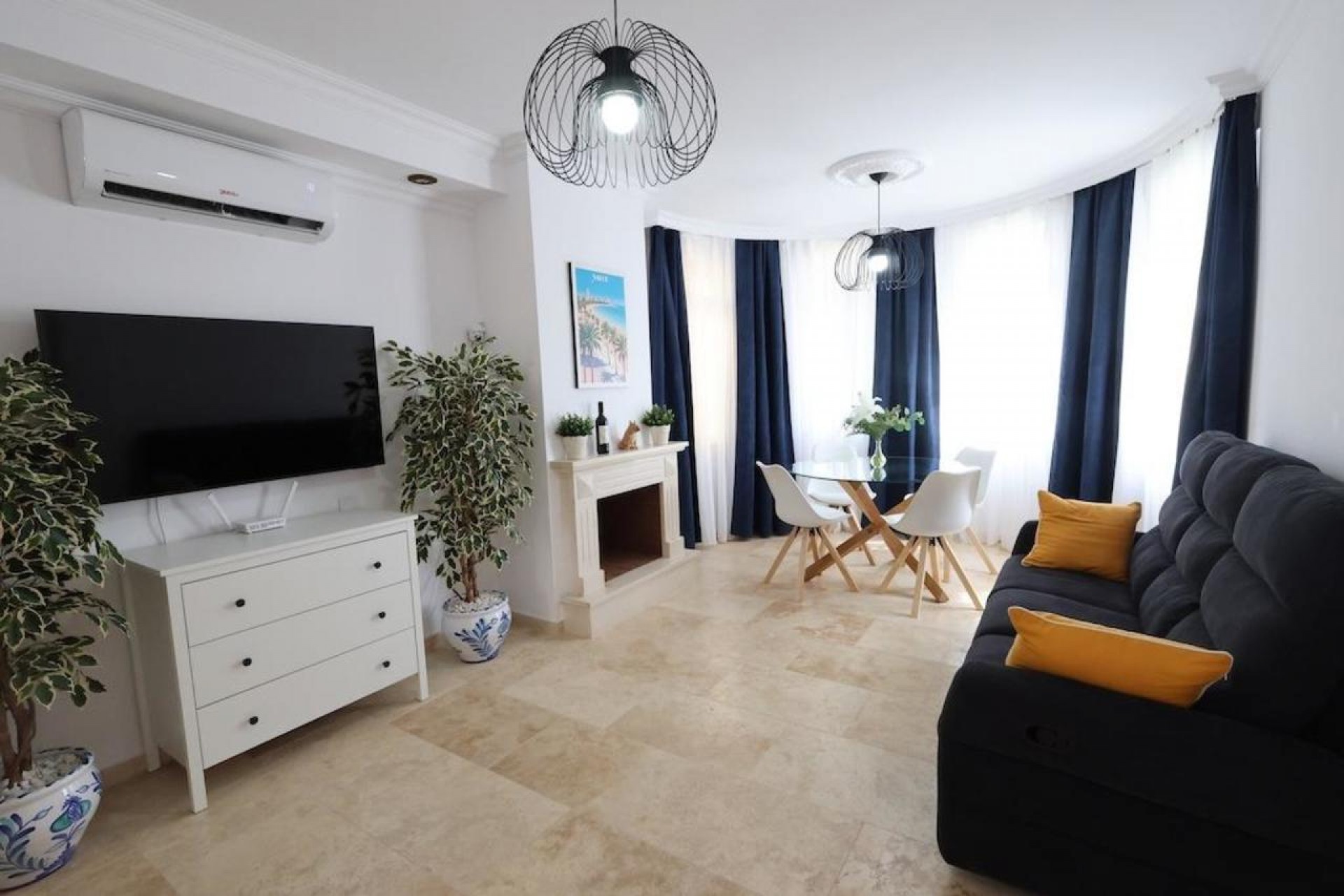 Brukt - Villa -
Villamartin - Costa Blanca