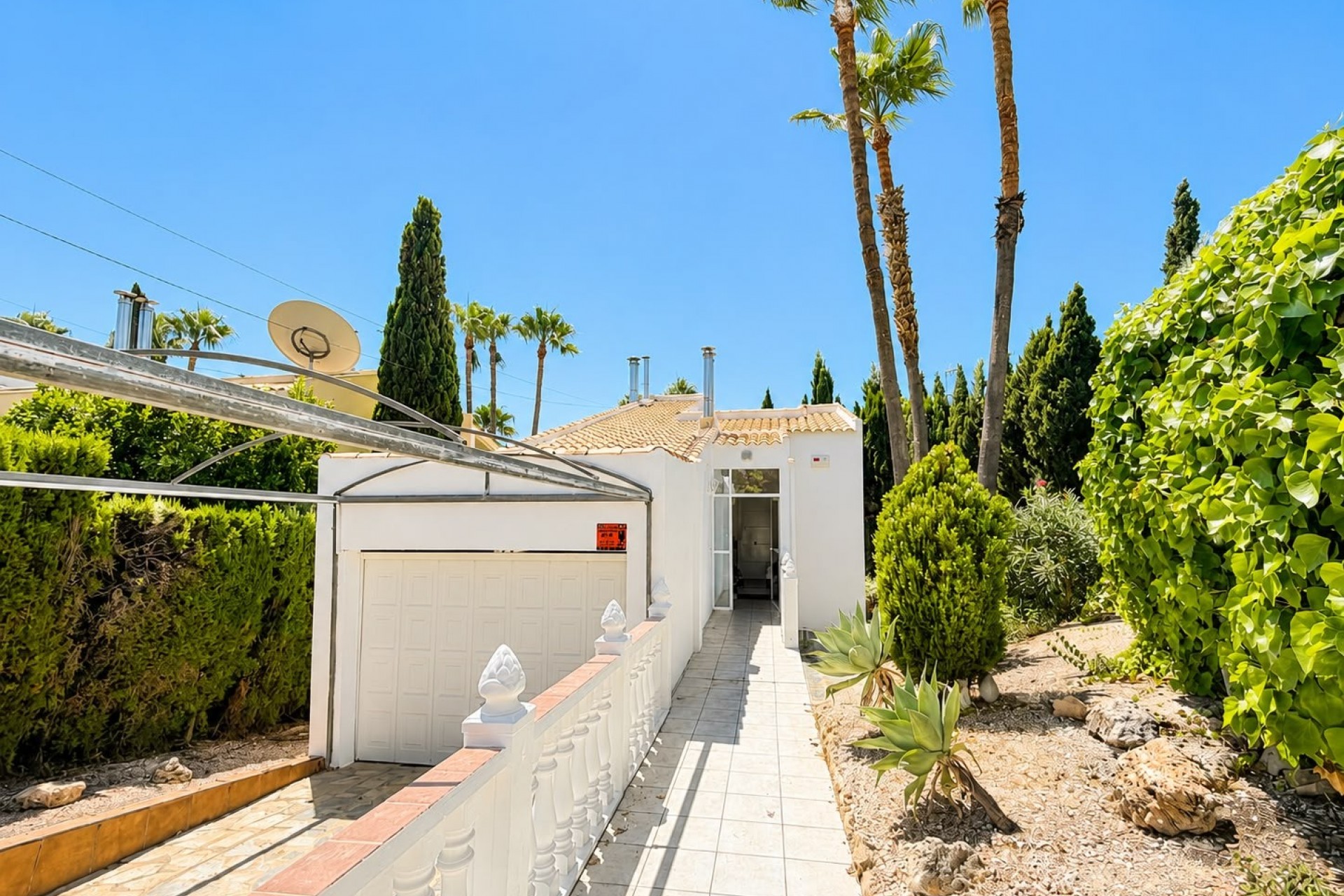 Brukt - Villa -
Villamartin - Costa Blanca