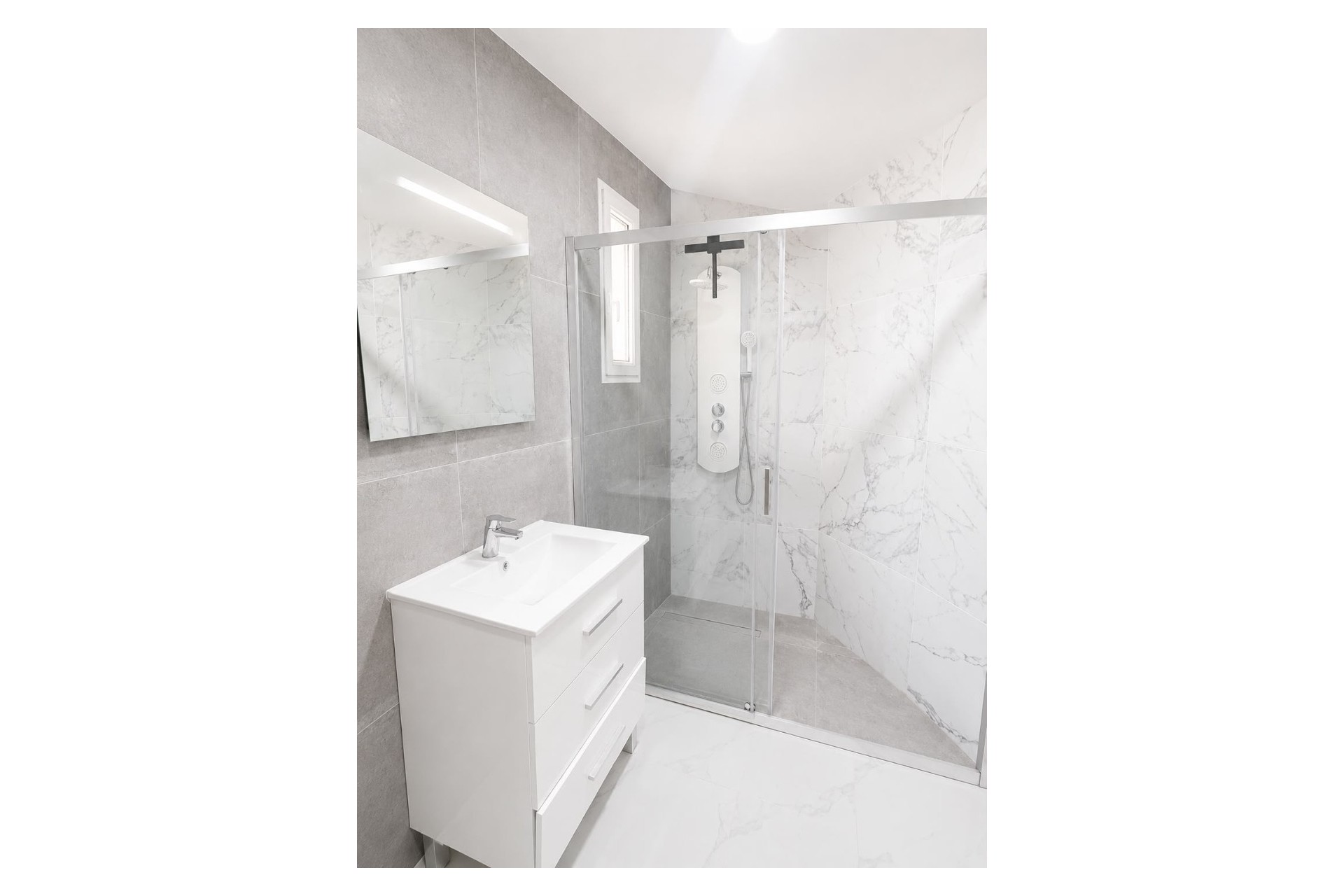 Brukt - Villa -
Villamartin - Costa Blanca