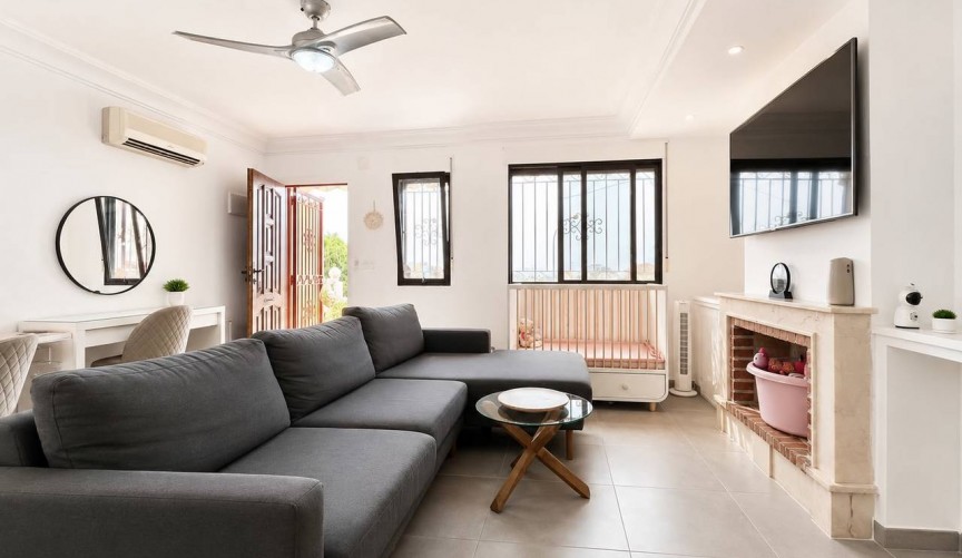 Brukt - Villa -
Villamartin - Costa Blanca