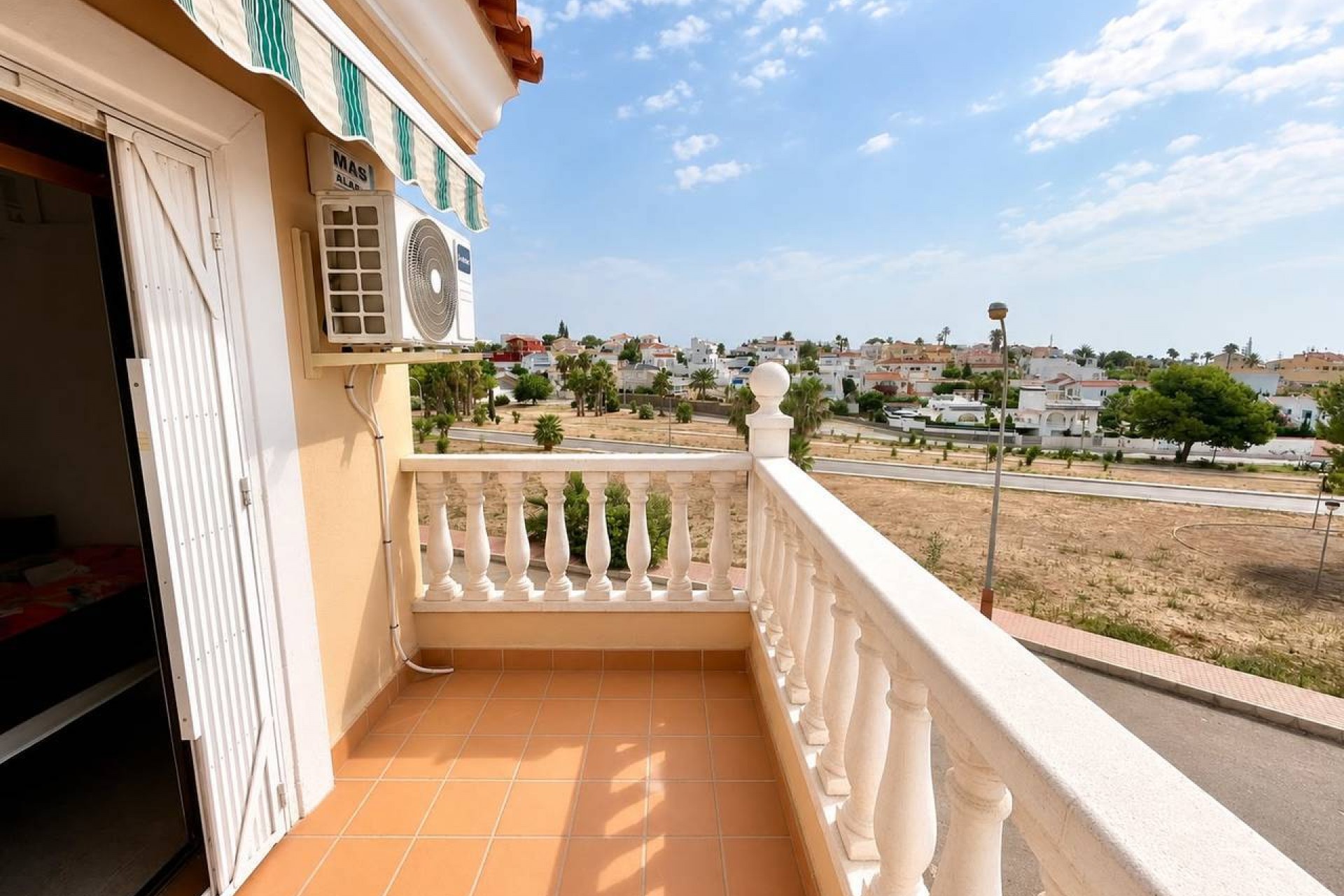 Brukt - Villa -
Villamartin - Costa Blanca