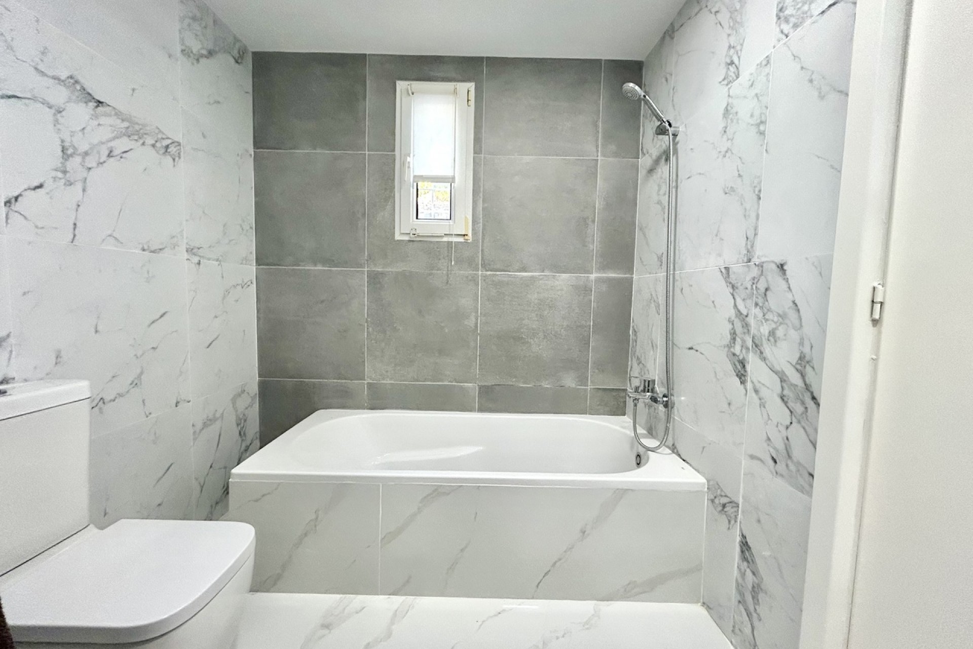 Brukt - Villa -
Villamartin - Costa Blanca