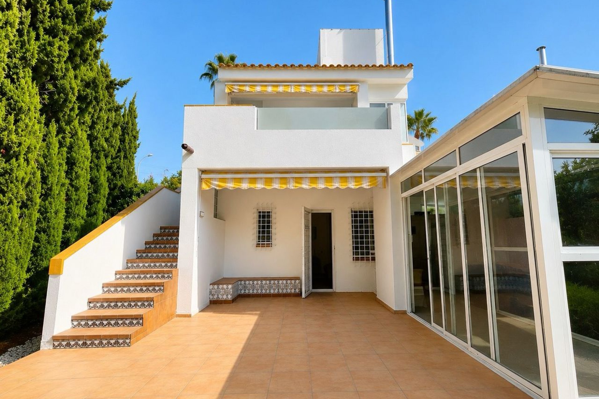 Brukt - Villa -
Villamartin - Costa Blanca