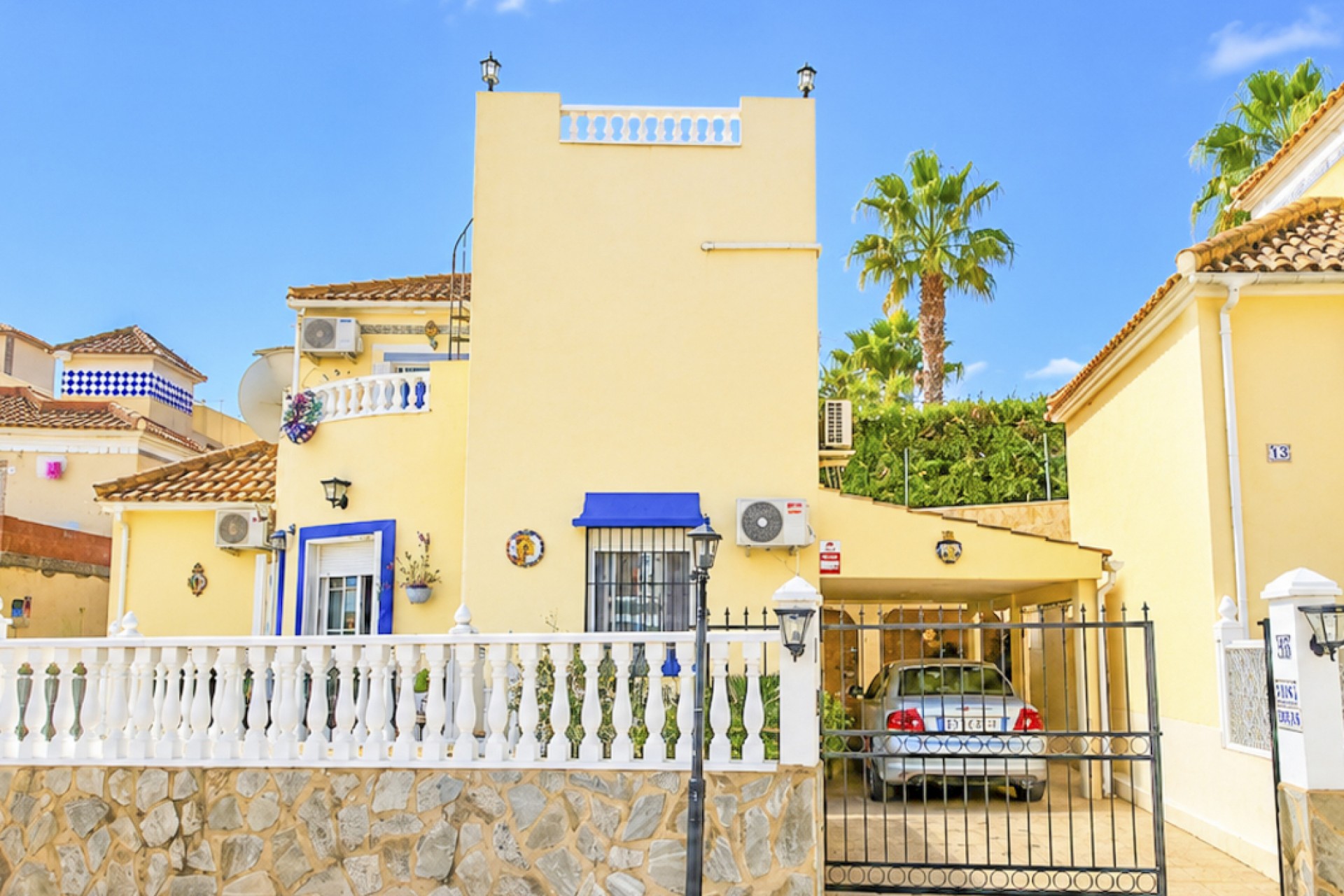 Brukt - Villa -
Villamartin - Costa Blanca