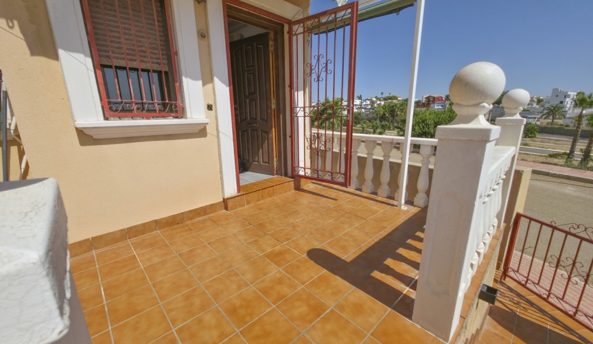 Brukt - Villa -
Villamartin - Costa Blanca