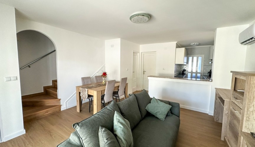 Brukt - Villa -
Villamartin - Costa Blanca