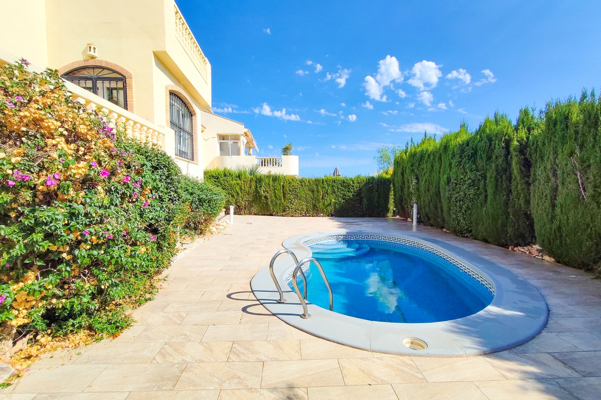 Brukt - Villa -
Villamartin - Costa Blanca
