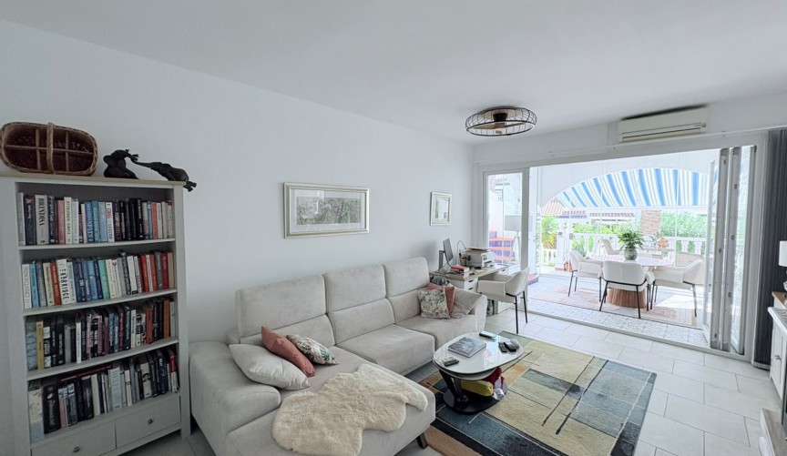 Brukt - Villa -
Villamartin - Costa Blanca