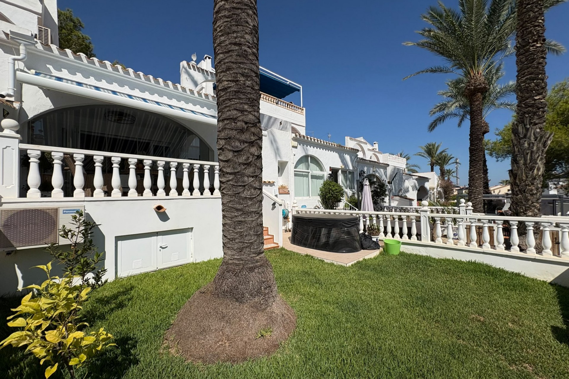 Brukt - Villa -
Villamartin - Costa Blanca