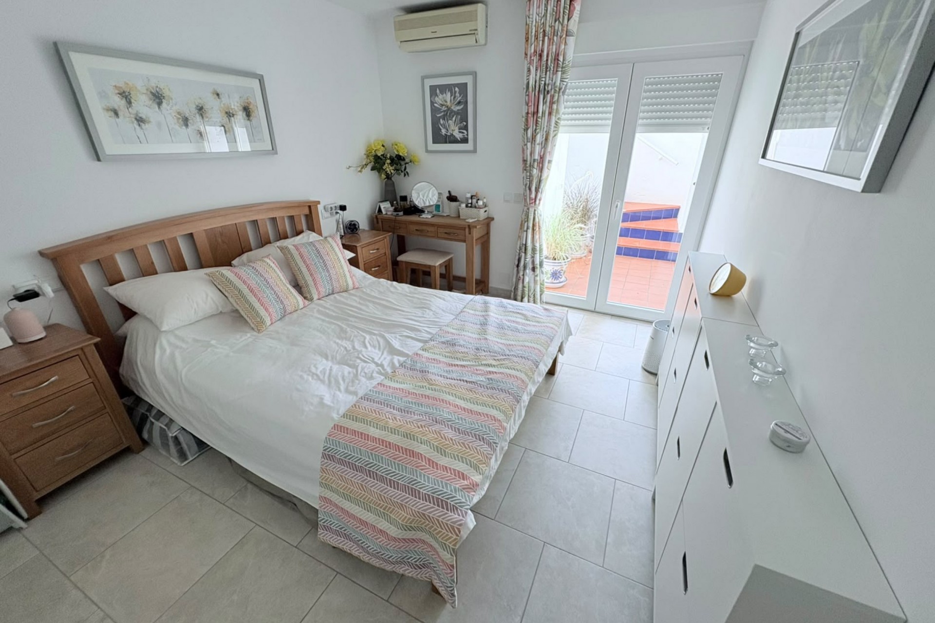 Brukt - Villa -
Villamartin - Costa Blanca