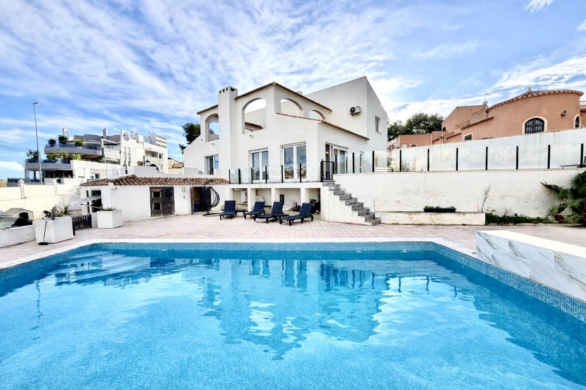 Brukt - Villa -
Villamartin - Costa Blanca
