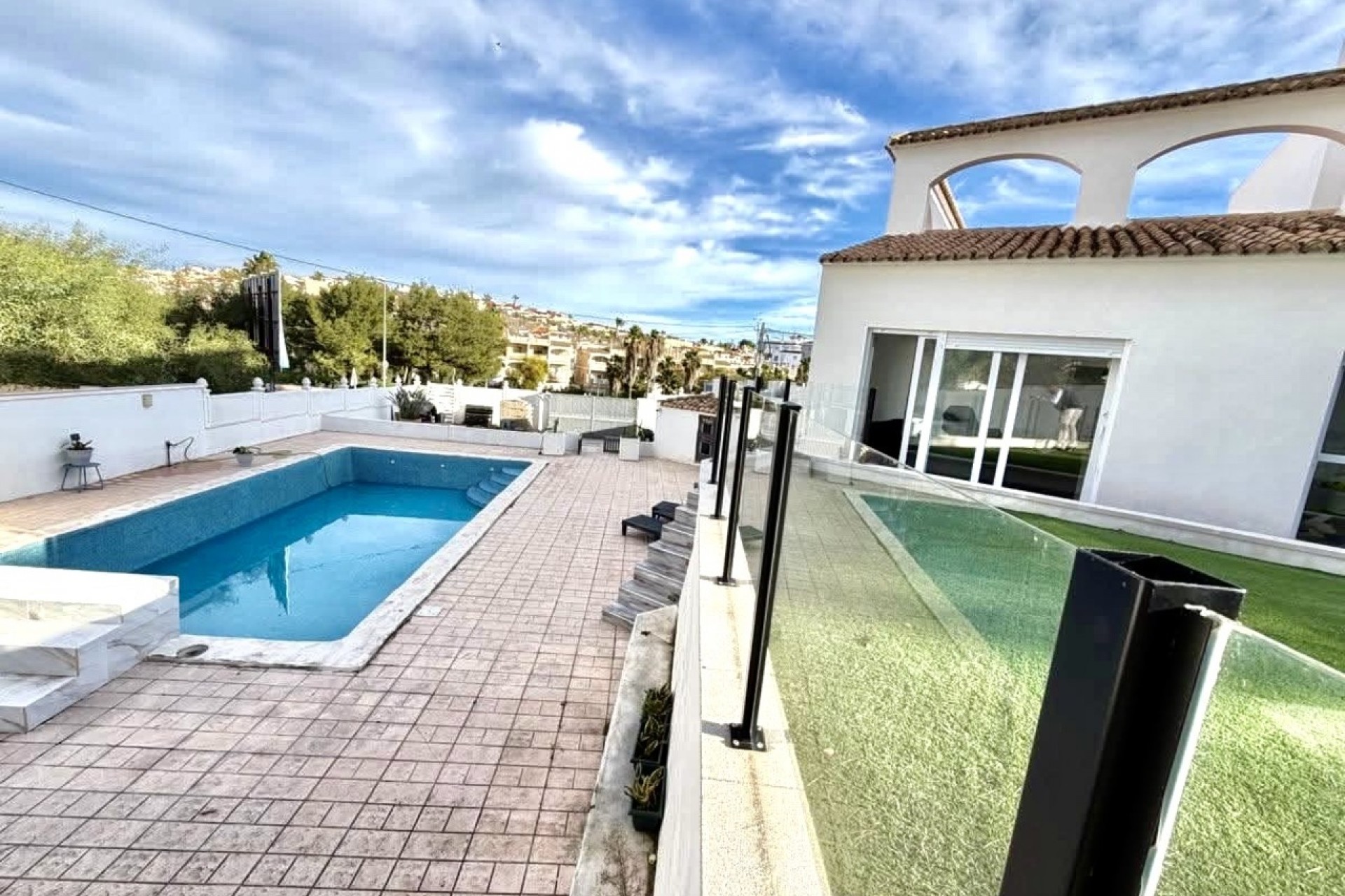 Brukt - Villa -
Villamartin - Costa Blanca