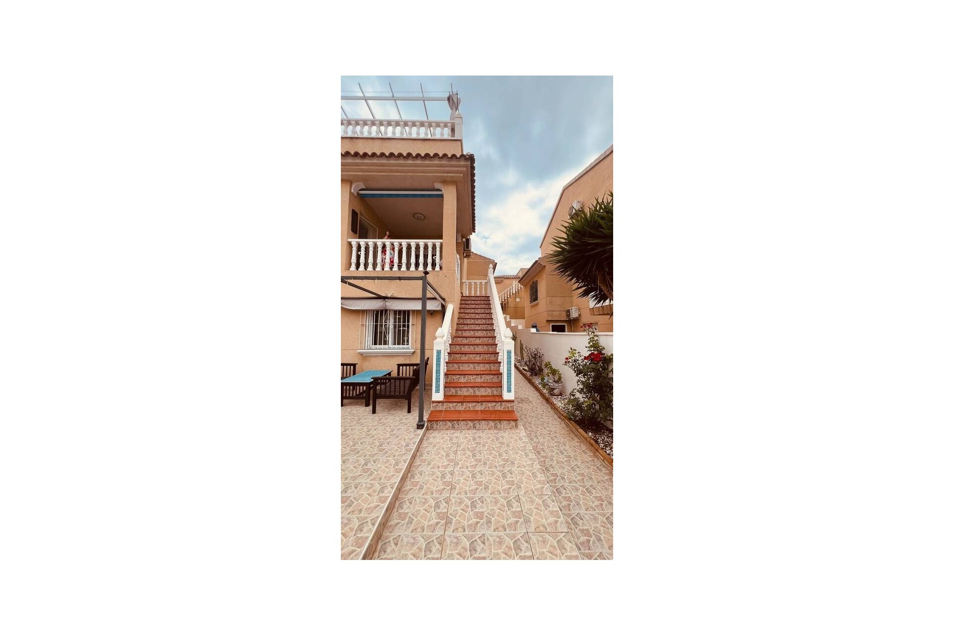 Brukt - Villa -
Villamartin - Costa Blanca