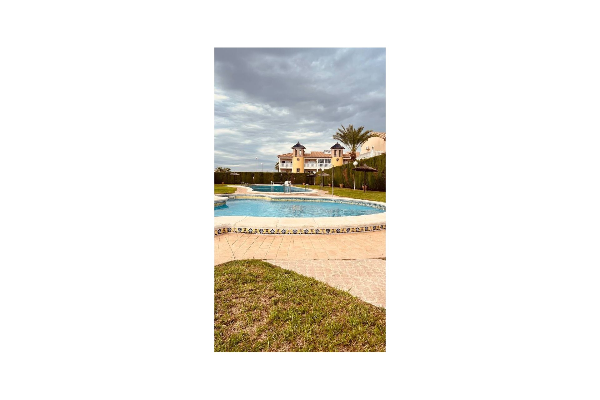 Brukt - Villa -
Villamartin - Costa Blanca