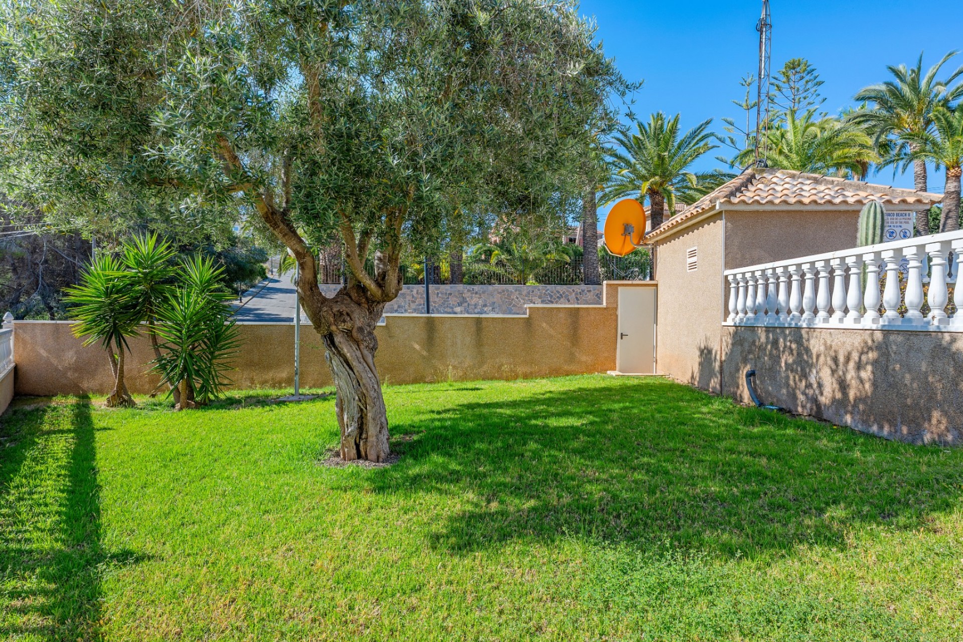 Brukt - Villa -
Villamartin - Costa Blanca