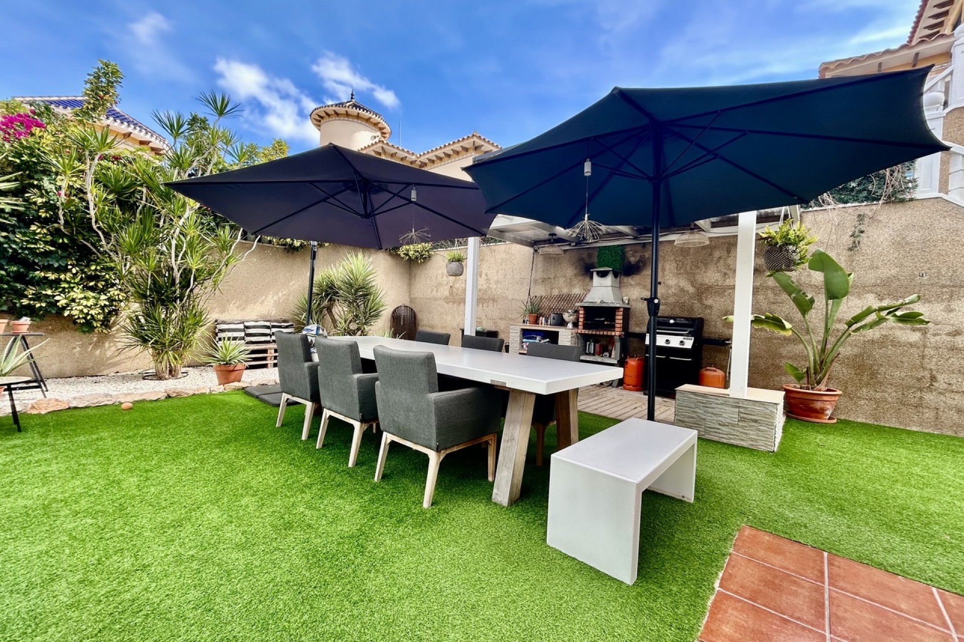 Brukt - Villa -
Villamartin - Costa Blanca