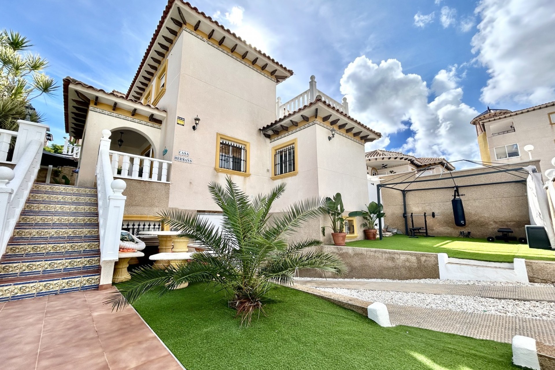 Brukt - Villa -
Villamartin - Costa Blanca