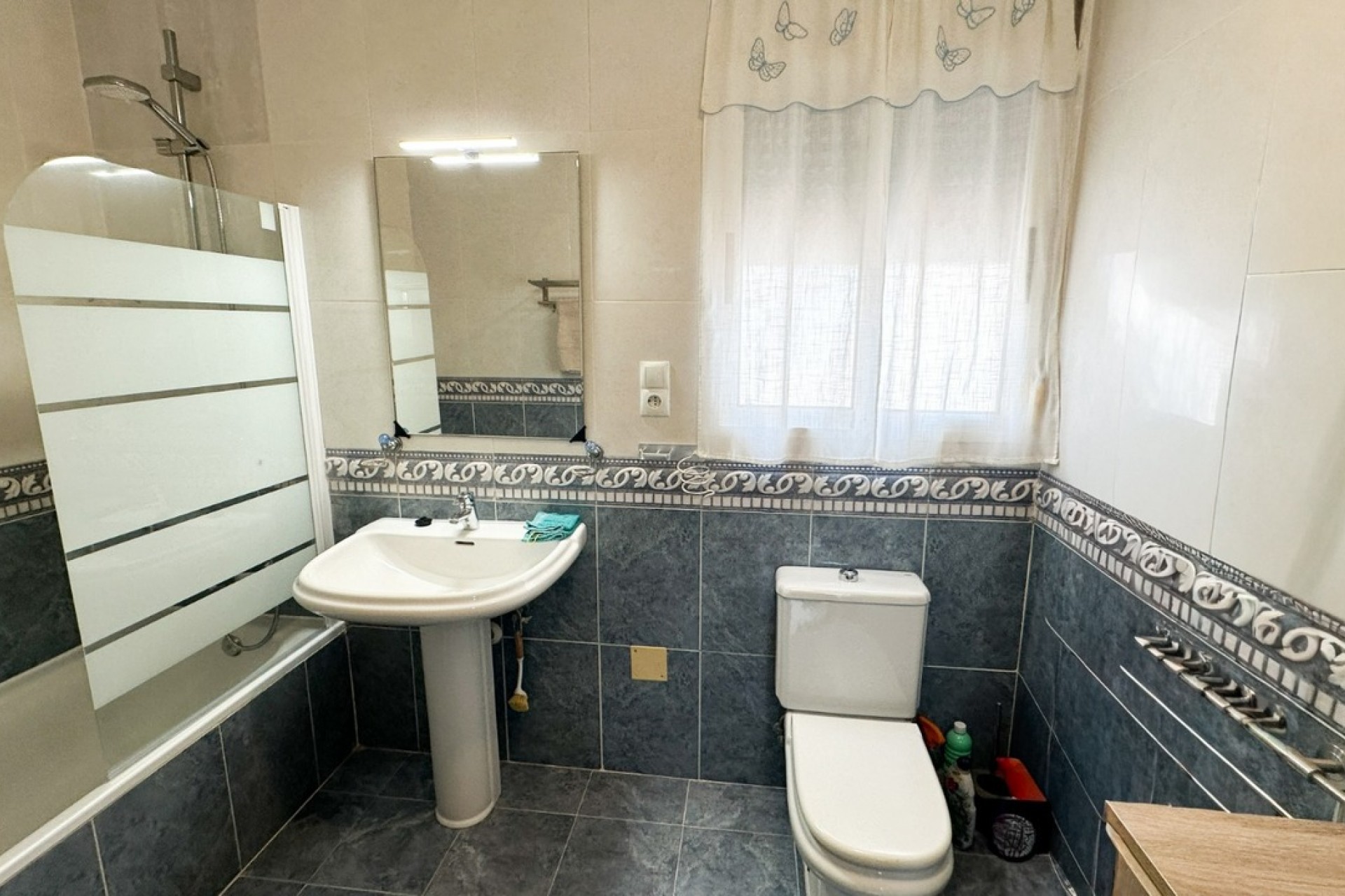 Brukt - Villa -
Villamartin - Costa Blanca
