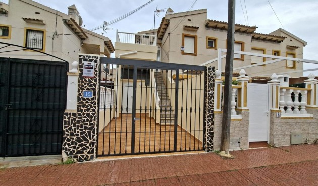 Bungalow - Återförsäljning - Orihuela Costa - Punta Prima