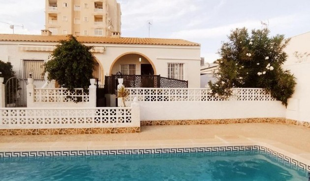 Bungalow - Återförsäljning - Torrevieja - Nueva Torrevieja