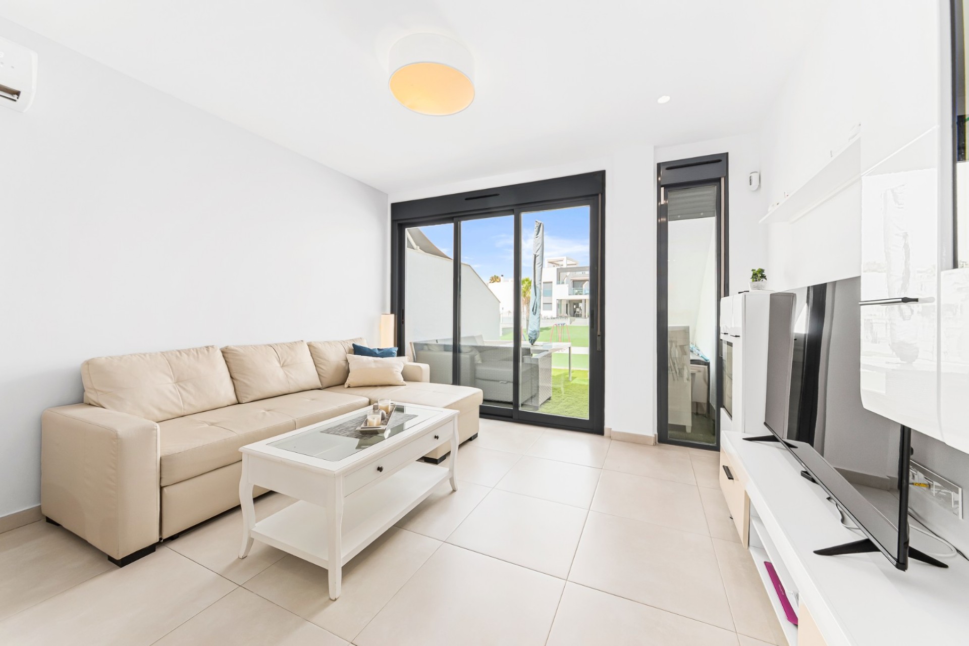 Korttidsuthyrning - Apartment -
Punta Prima - Costa Blanca