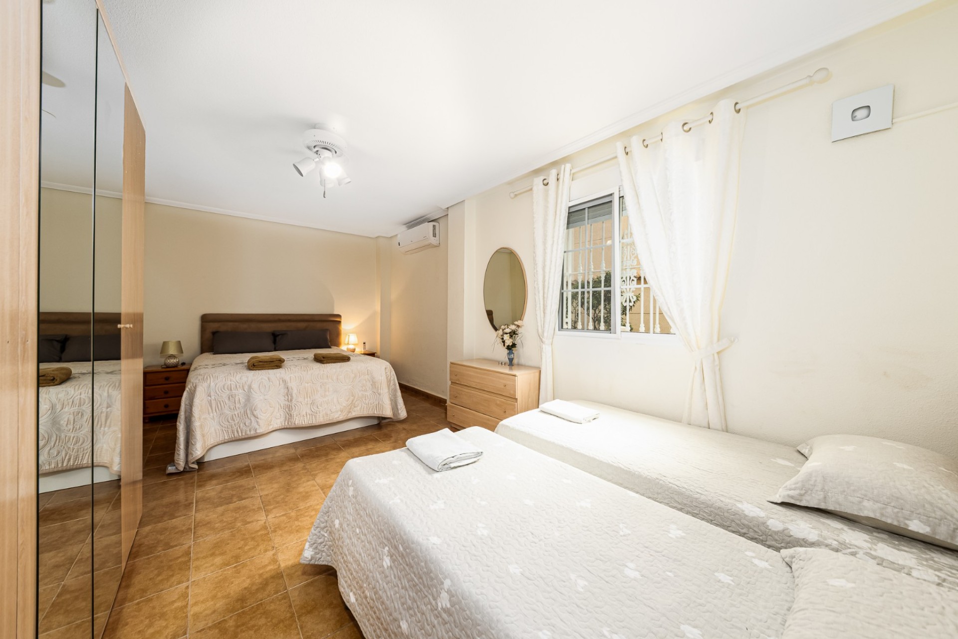 Korttidsuthyrning - Chalet -
Orihuela Costa - La Zenia