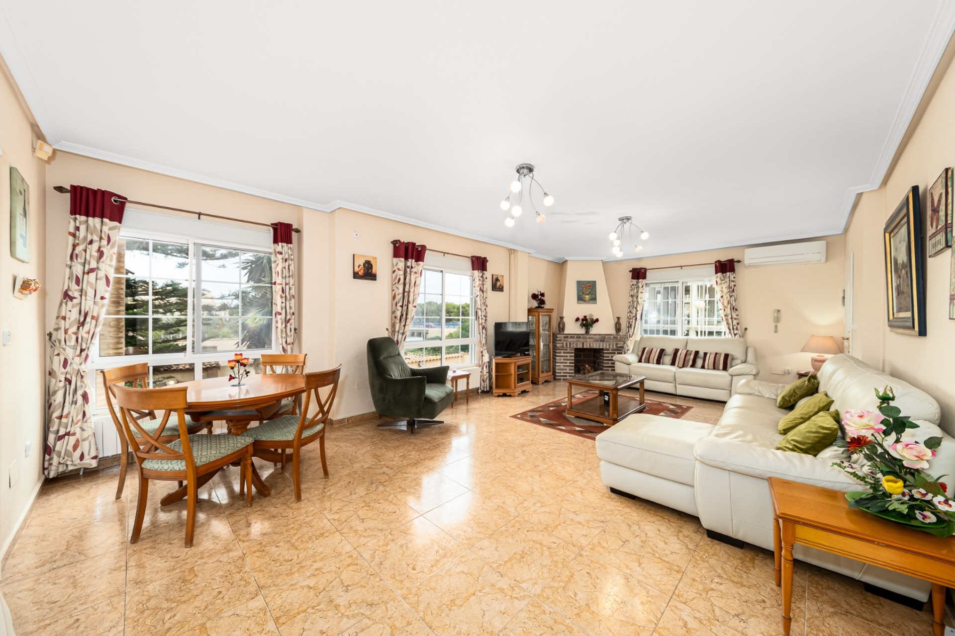 Korttidsuthyrning - Chalet -
Orihuela Costa - La Zenia