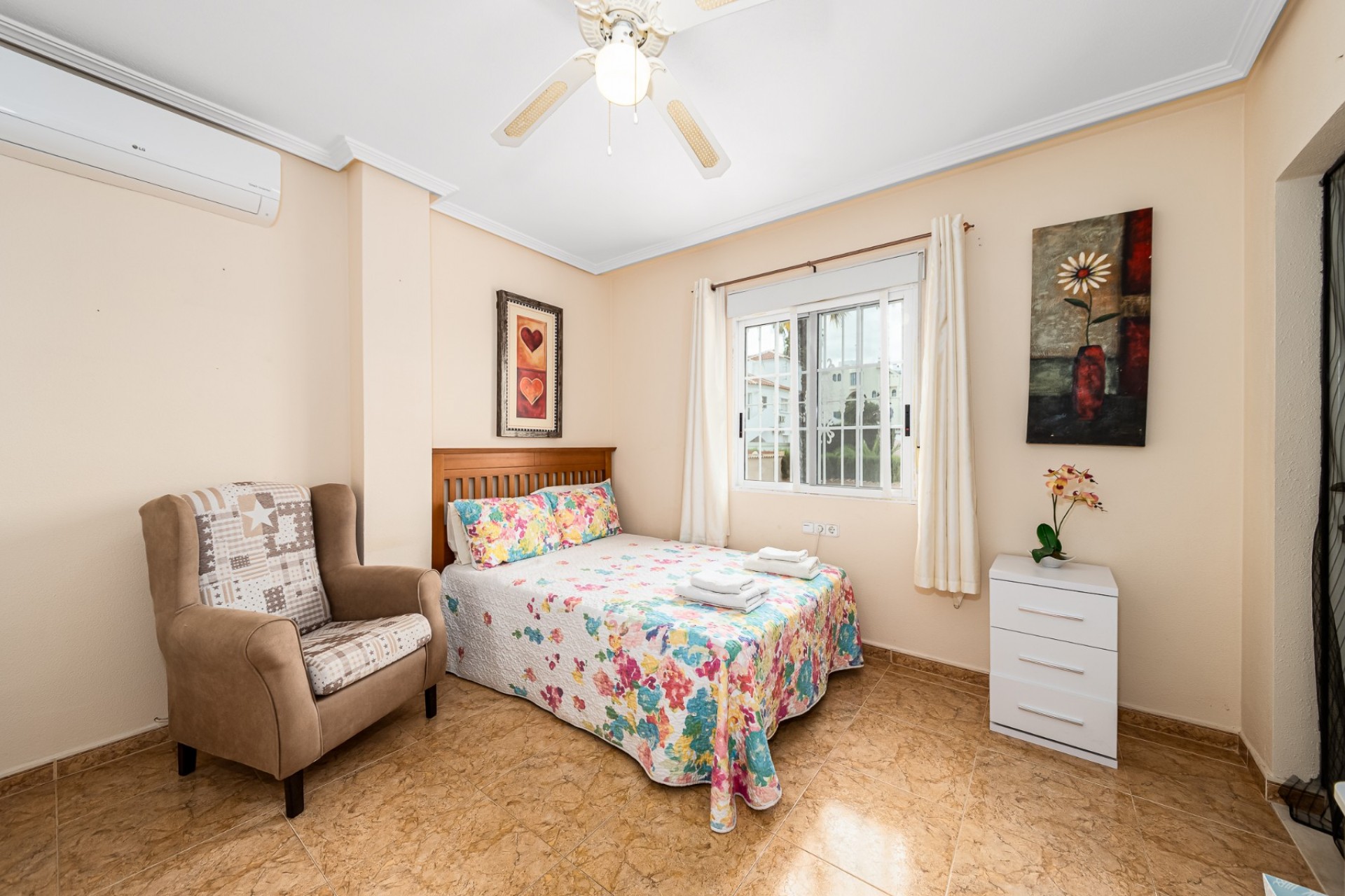 Korttidsuthyrning - Chalet -
Orihuela Costa - La Zenia