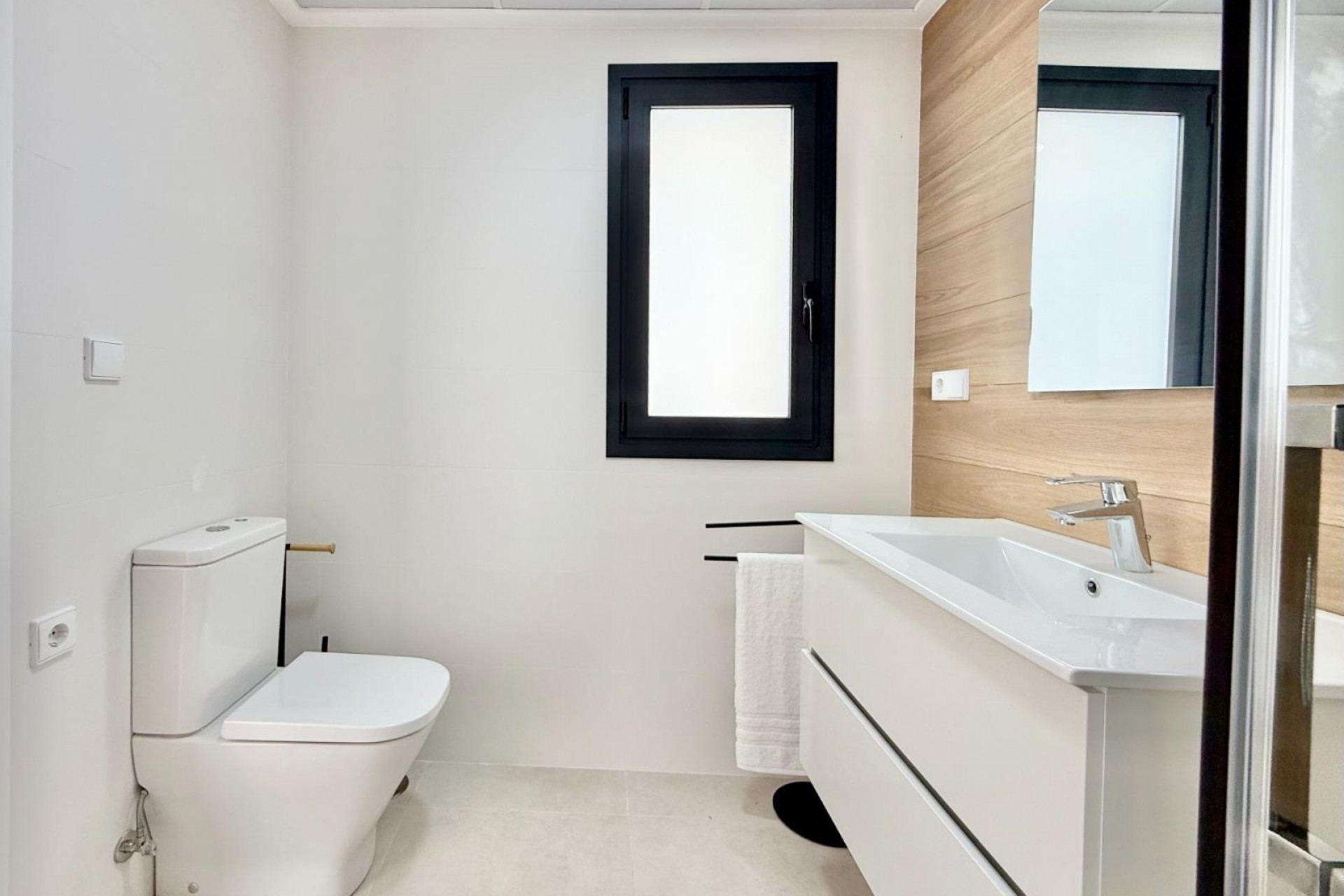 Nybygg - Town House -
Cox - San Fernando